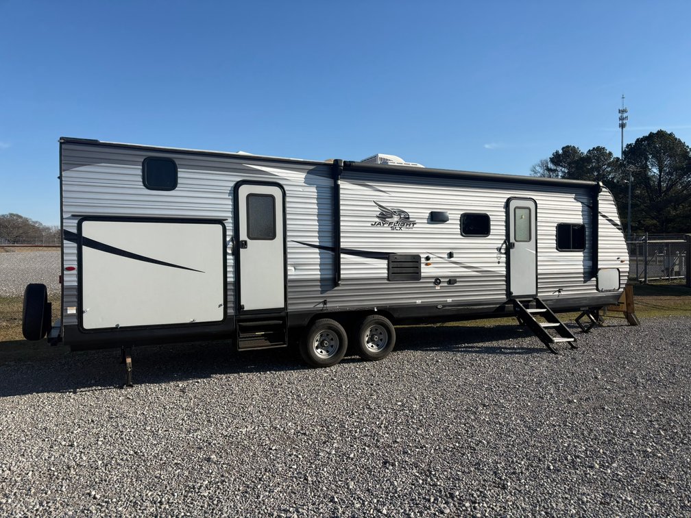 32' Jayco Jay-Flight Camper
