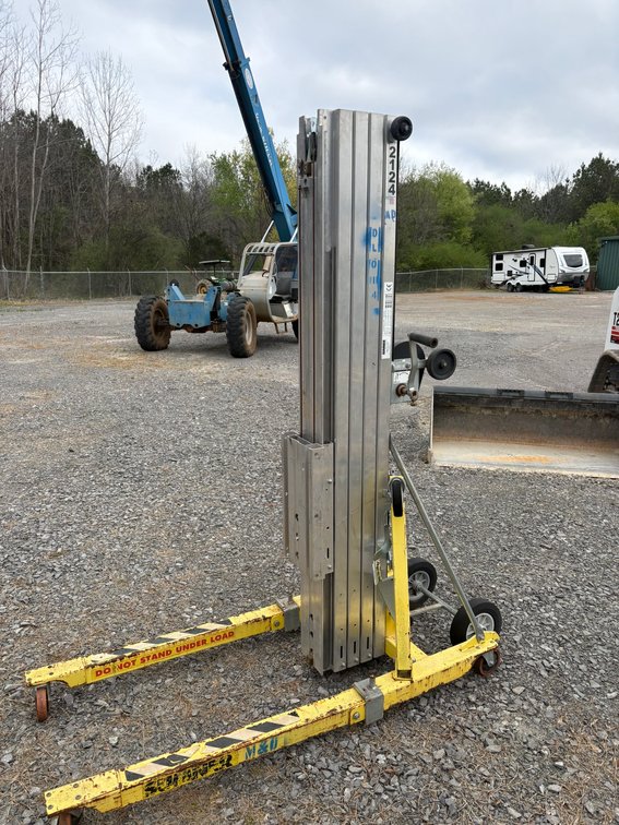 Portable Hand Crank Material Lift (2 of 2)