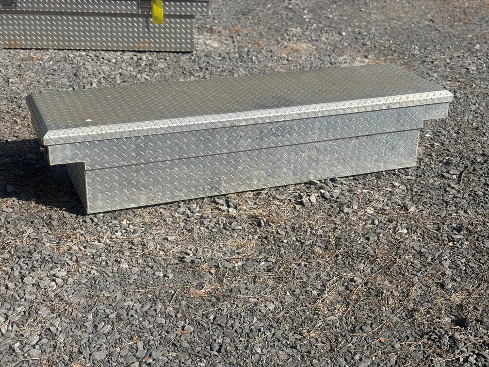 Aluminum Diamond Plate Toolbox (B)