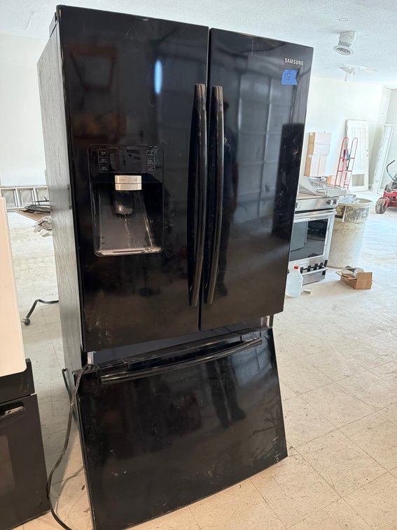 Samsung Black Refigerstor