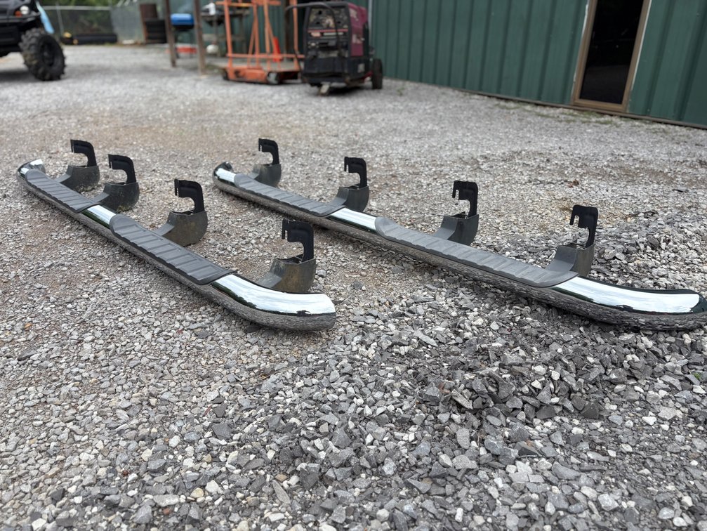 Truck Side rail steps