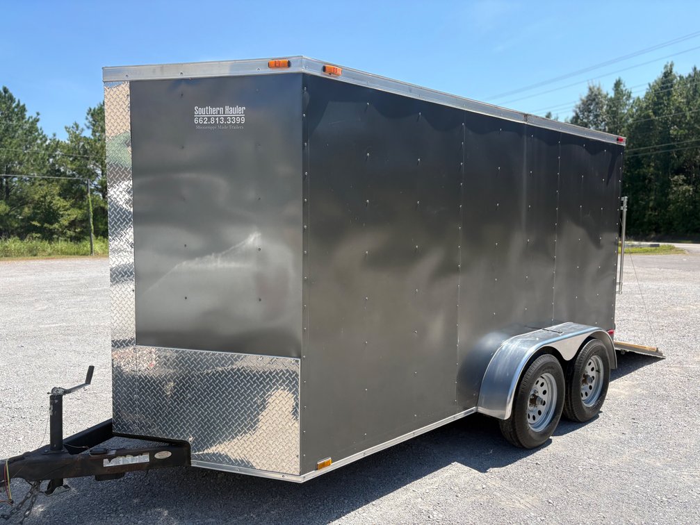 (6'x12') 5 Lug Dual Axel Enclosed Trailer