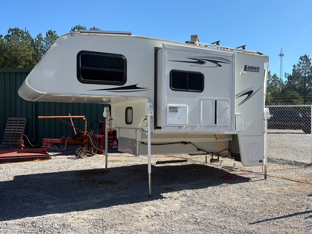 2008 Lance Truck Bed Camper