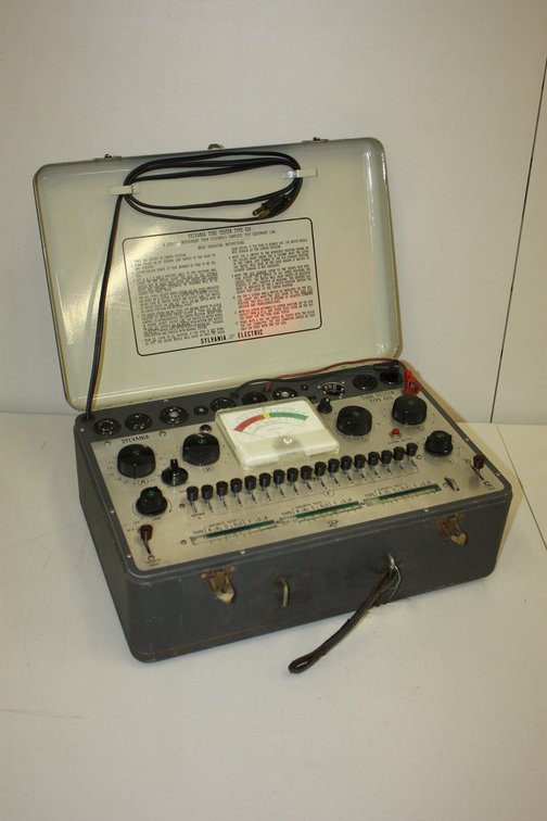 Vintage Sylvania Tube Tester Type 620 In Suitcase