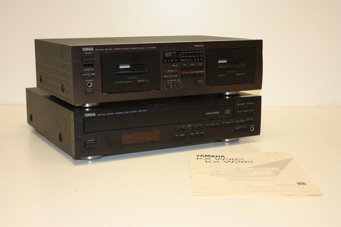 Pair Of Vintage Yamaha Natural Sound Stereo Double Cassette Deck KX-W282 And