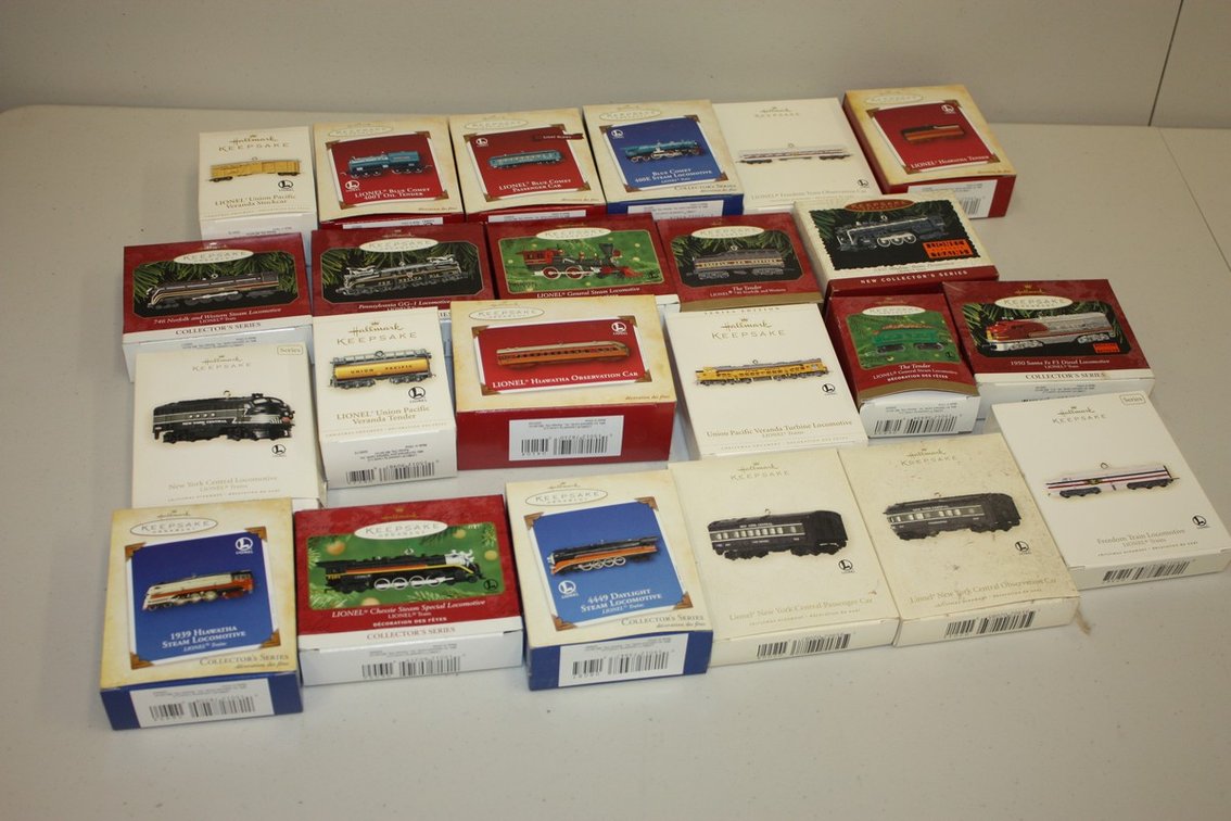 Large Lot Of Vintage Hallmark Keepsake Lionel Train Ornaments In Tin Lionel Tote