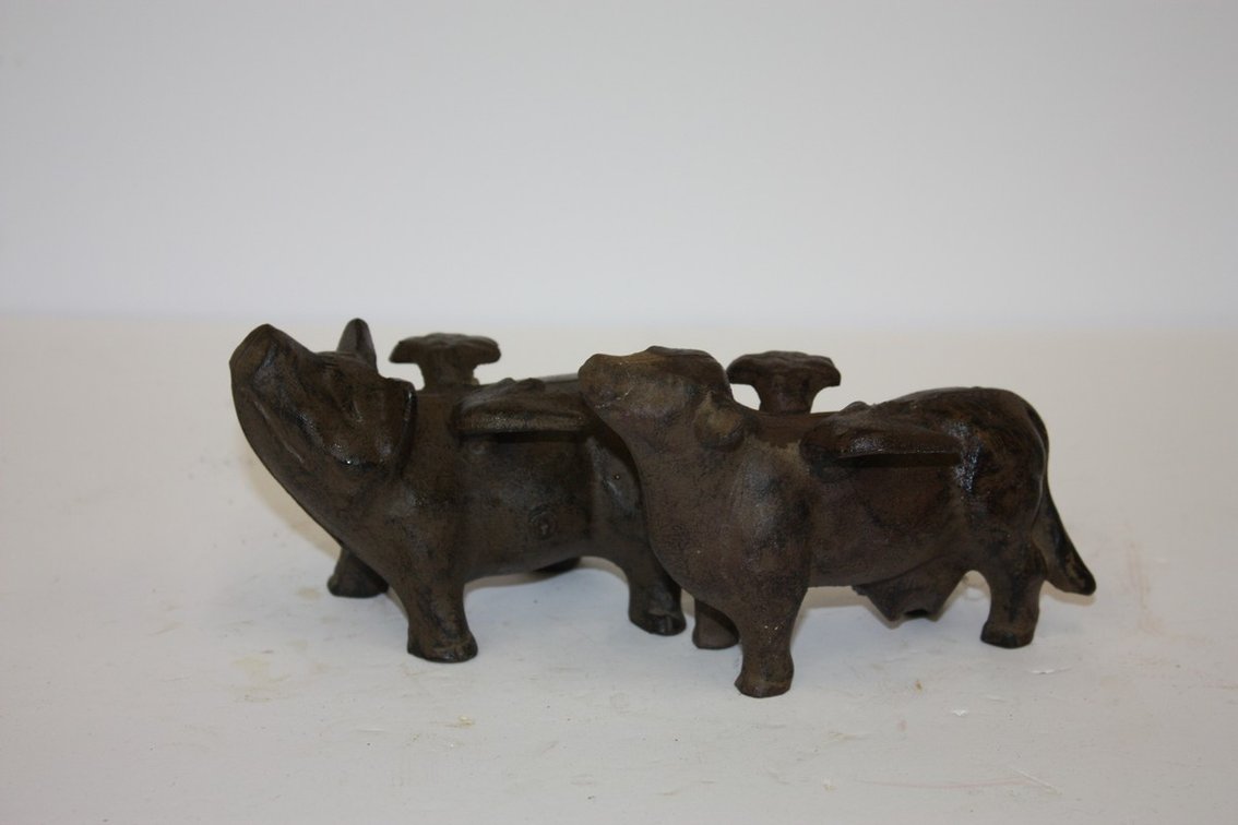 Lot Of Two Vintage Cast-Iron Flying Cow And Pig With Wings,