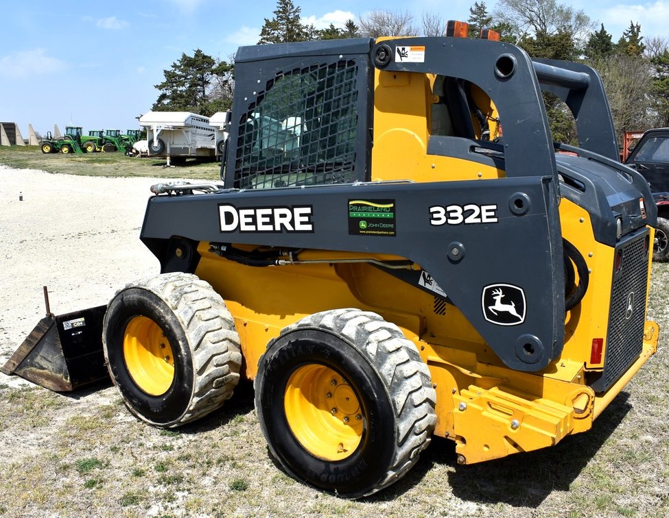 2013 John Deere 332E Skid Steer