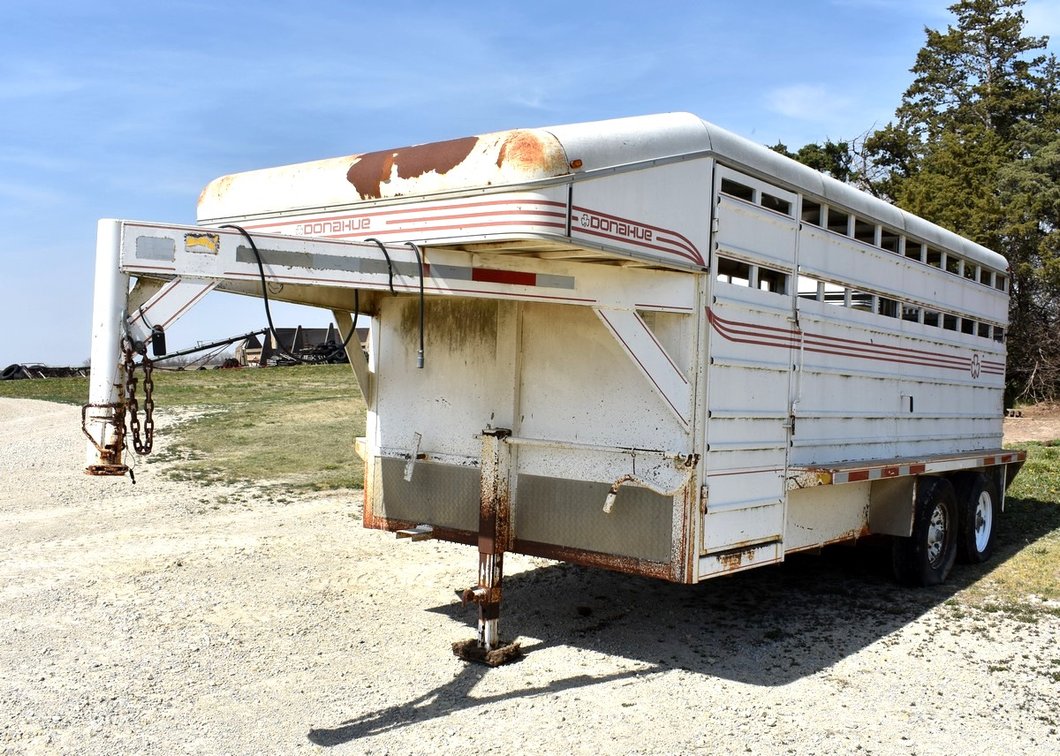 2003 Donahue 16 Ft Livestock Trailer