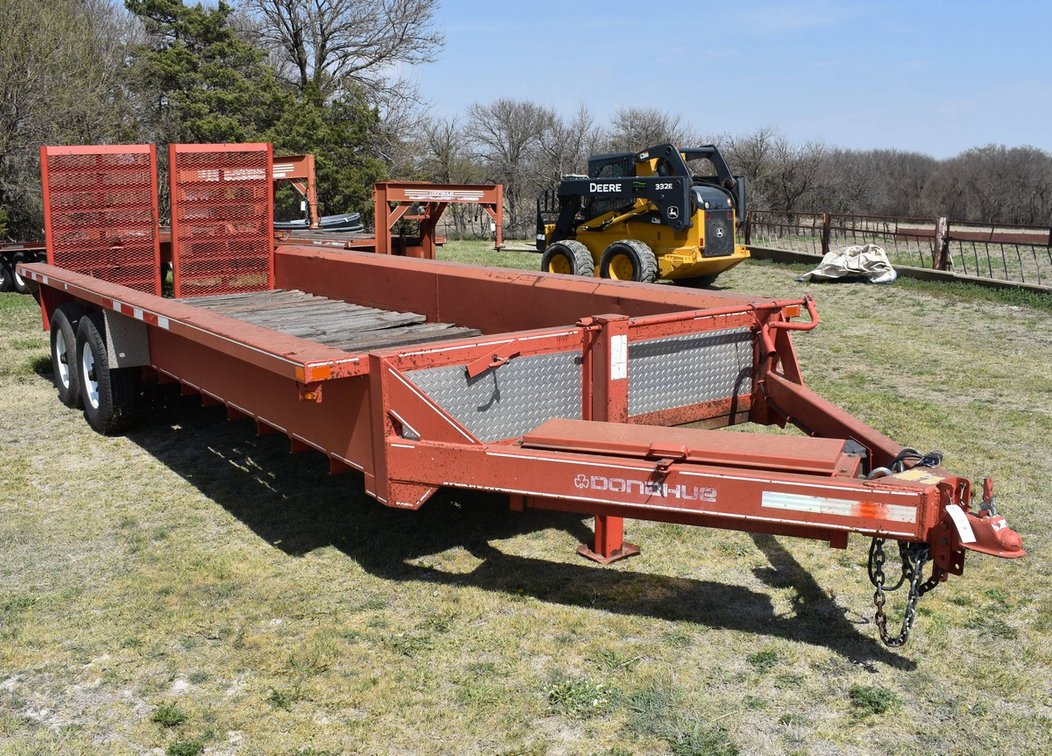 2009 Donahue 20 Ft Equipment Bumper Trailer