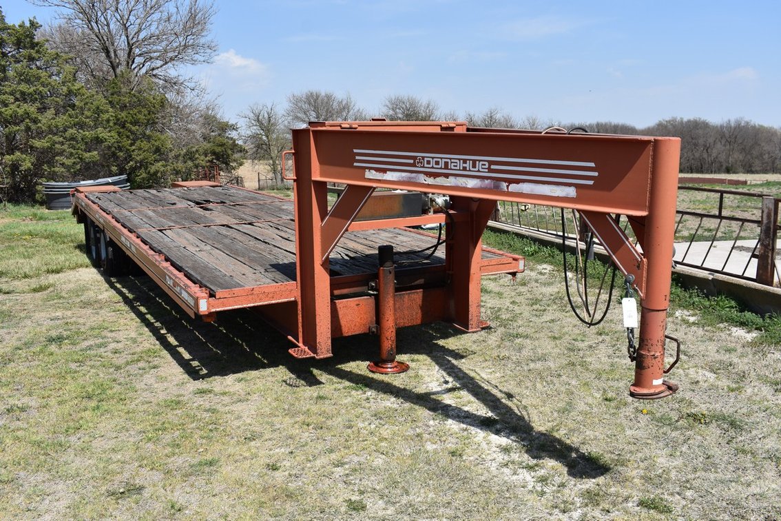 Donahue 30 Ft Gooseneck Trailer with Beaver Tail