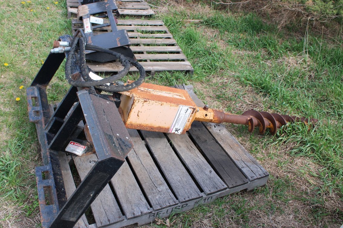 Quick Attach Hydraulic Post Hole Digger