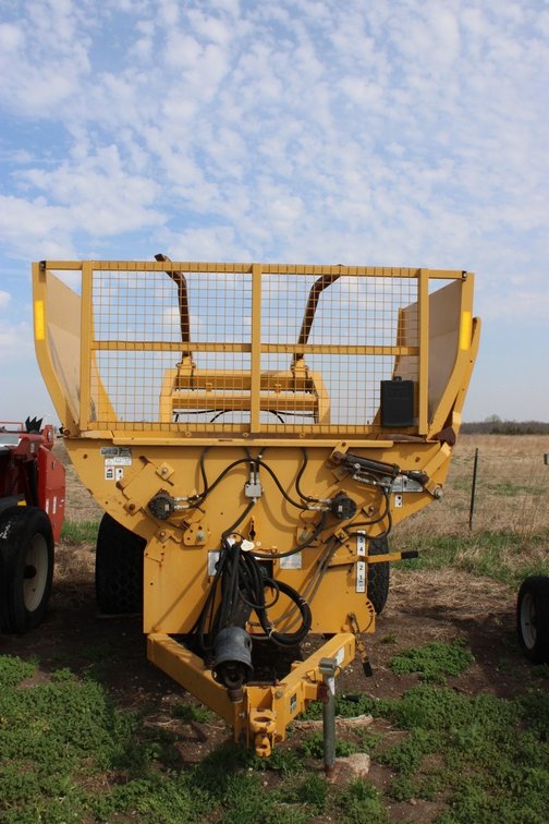 2018 Vermeer BP 8000 Tub Grinder / Bale Processor