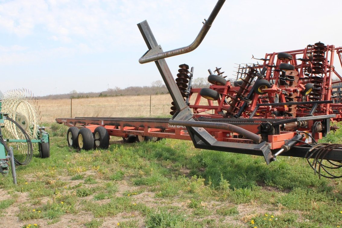 Donahue Eight Bale Self-Loading Bale Mover / Carrier
