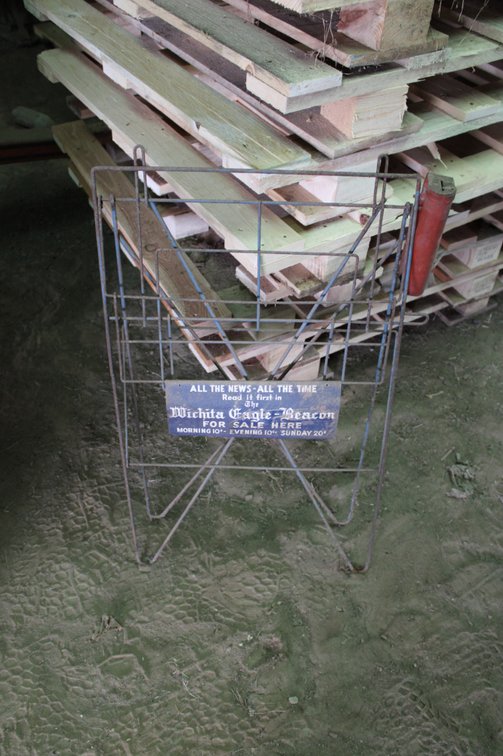 Vintage The Wichita Eagle -Beacon Metal Newspaper Stand