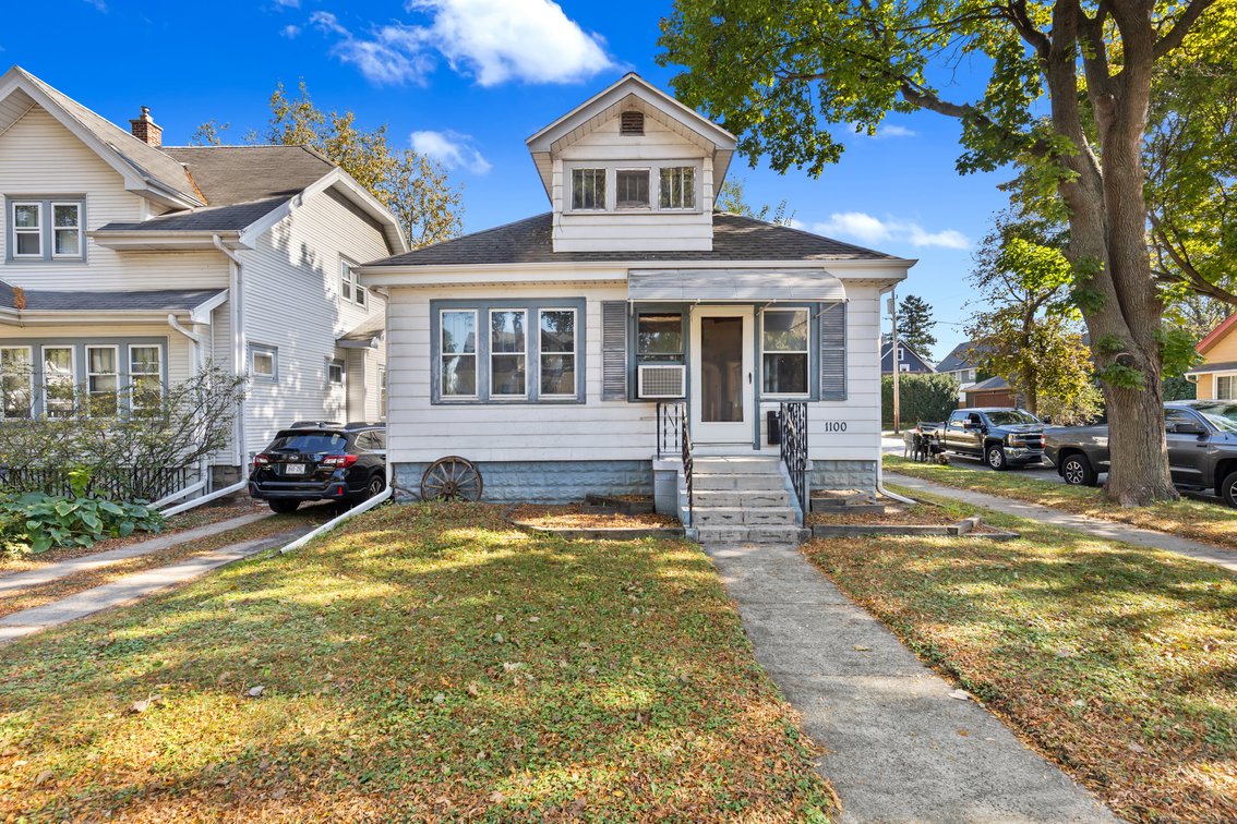 1100 N 69th St Wauwatosa, WI 53213
