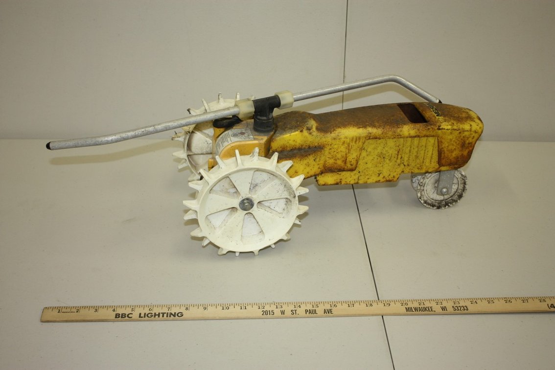 VINTAGE NELSON RAIN TRACTOR CAST IRON SELF-PROPELLED TRAVELING WATER SPRINKLER