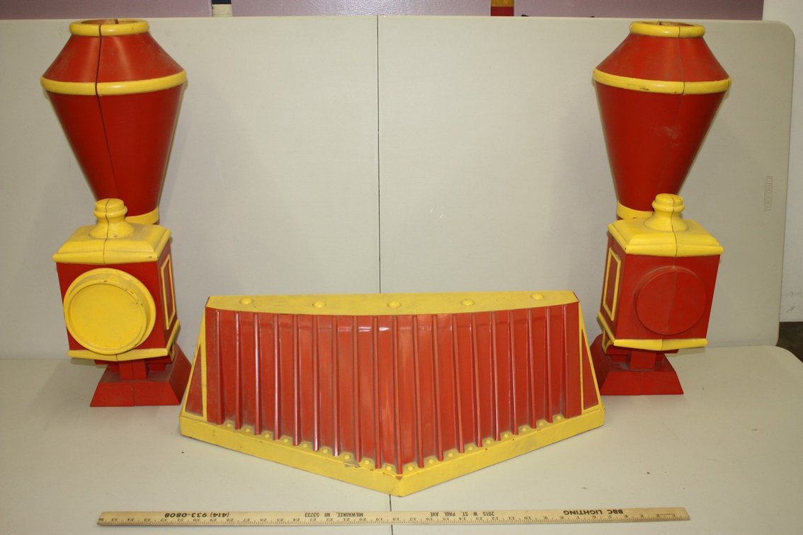 LARGE VINTAGE MOLDED PLASTIC TRAIN PIECES, COW CATCHER, SMOKESTACK WITH LANTERN, STORE DISPLAY