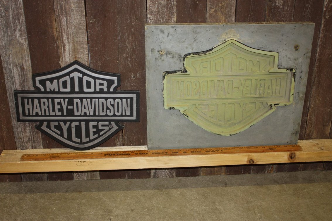 INCREDIBLE VINTAGE HARLEY DAVIDSON HD MOTORCYCLE DEALERSHIP SIGN AND MOLD SCALE SAMPLE, PROTOTYPE