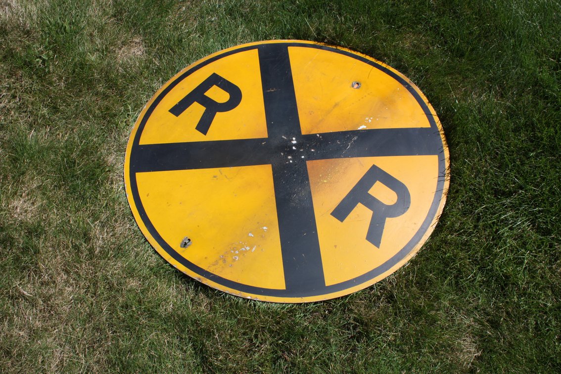 VINTAGE DECOMMISSIONED RAILROAD CROSSING SIGN 36" GREAT PATINA!