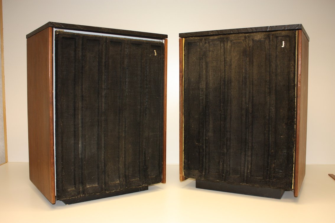 PAIR OF VINTAGE JENSEN MODEL 15 FOUR-WAY SPEAKERS NEED REFOAM