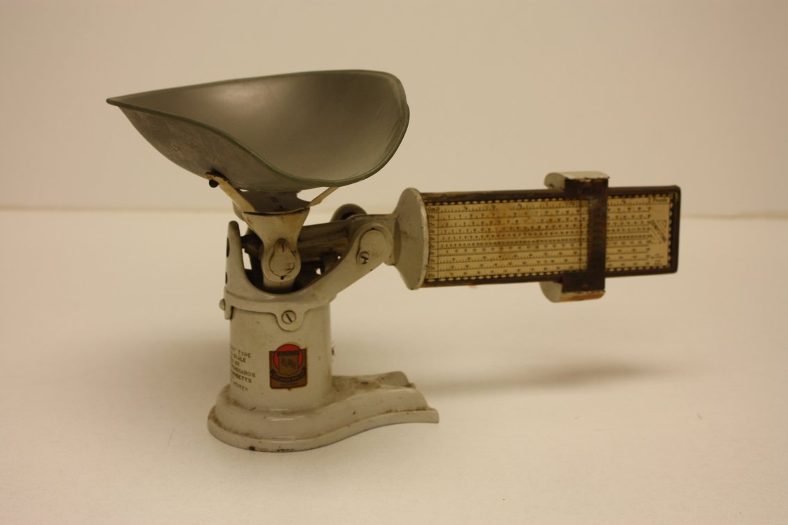 ANTIQUE TABLETOP PELOUZE MODEL 25 “SUBERB” COMPUTING SCALE