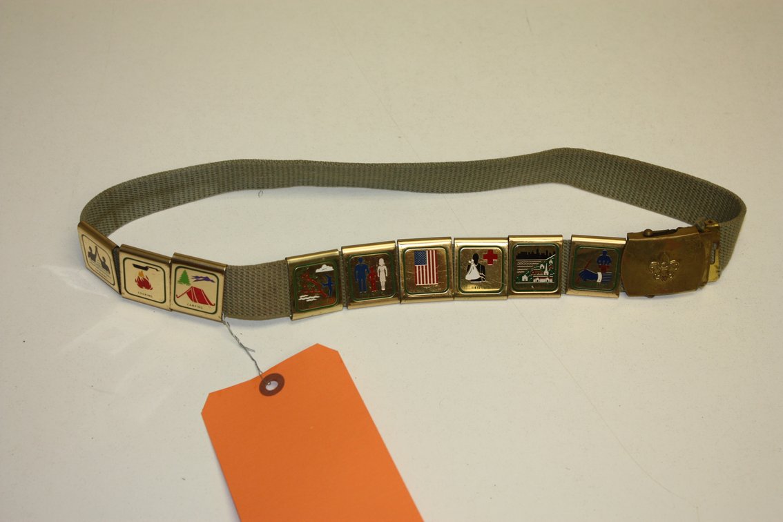 VINTAGE BOY SCOUT BELT WITH 9 SKILL AWARD BELT LOOPS