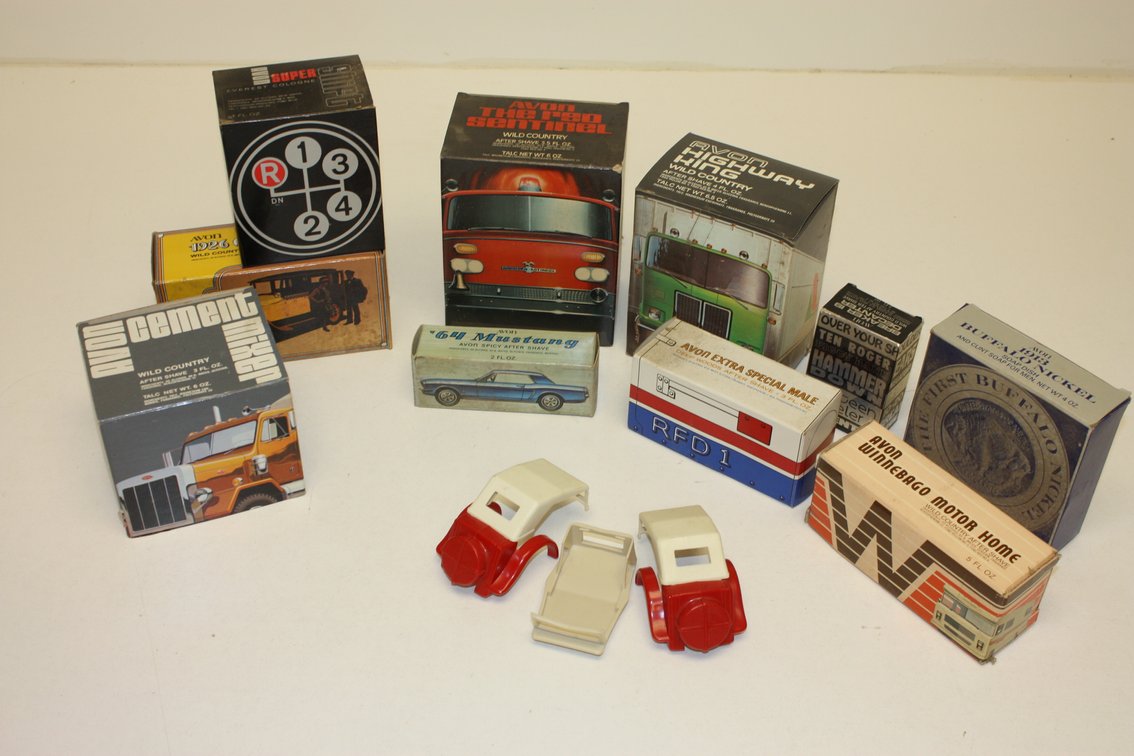 BOX LOT OF VINTAGE AVON AUTO THEMED AFTER SHAVE/ COLOGNE IN BOXES