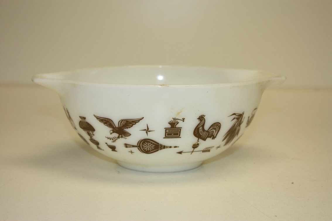 VINTAGE PYREX EARLY AMERICAN CINDERELLA MIXING BOWL, SINGLE NESTING