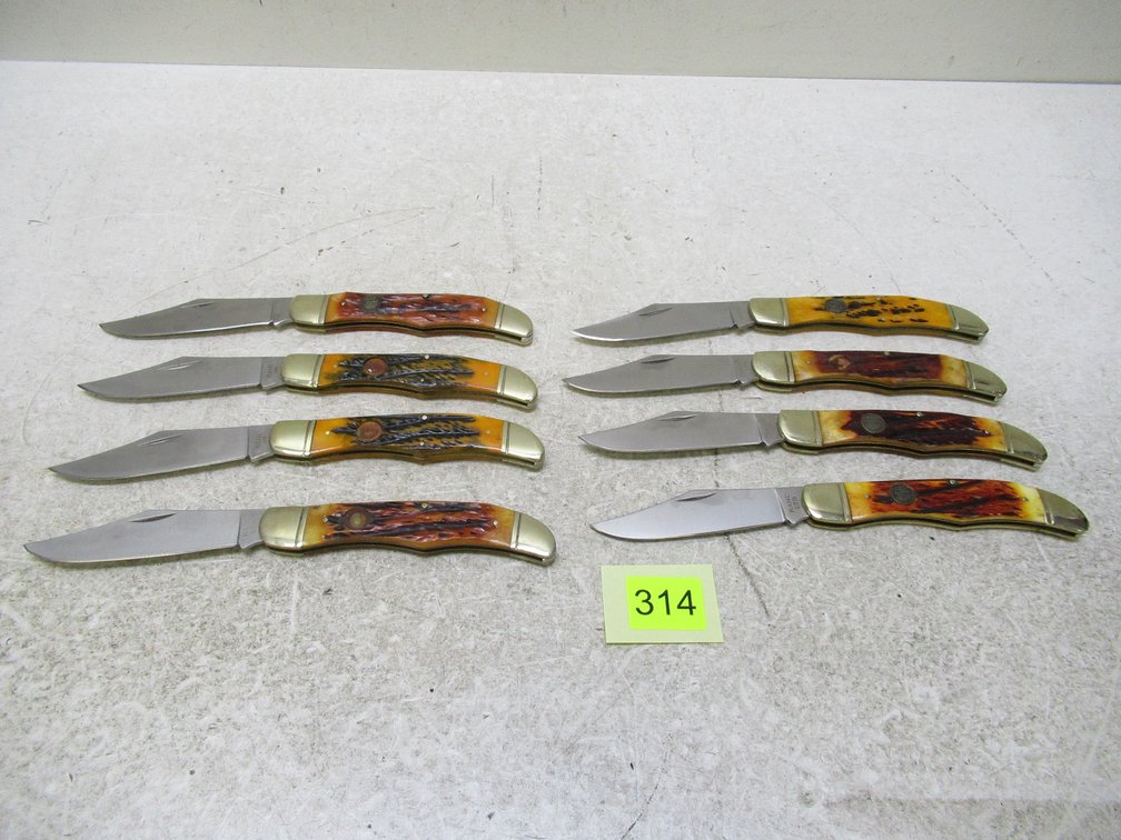 8 Folding Knives