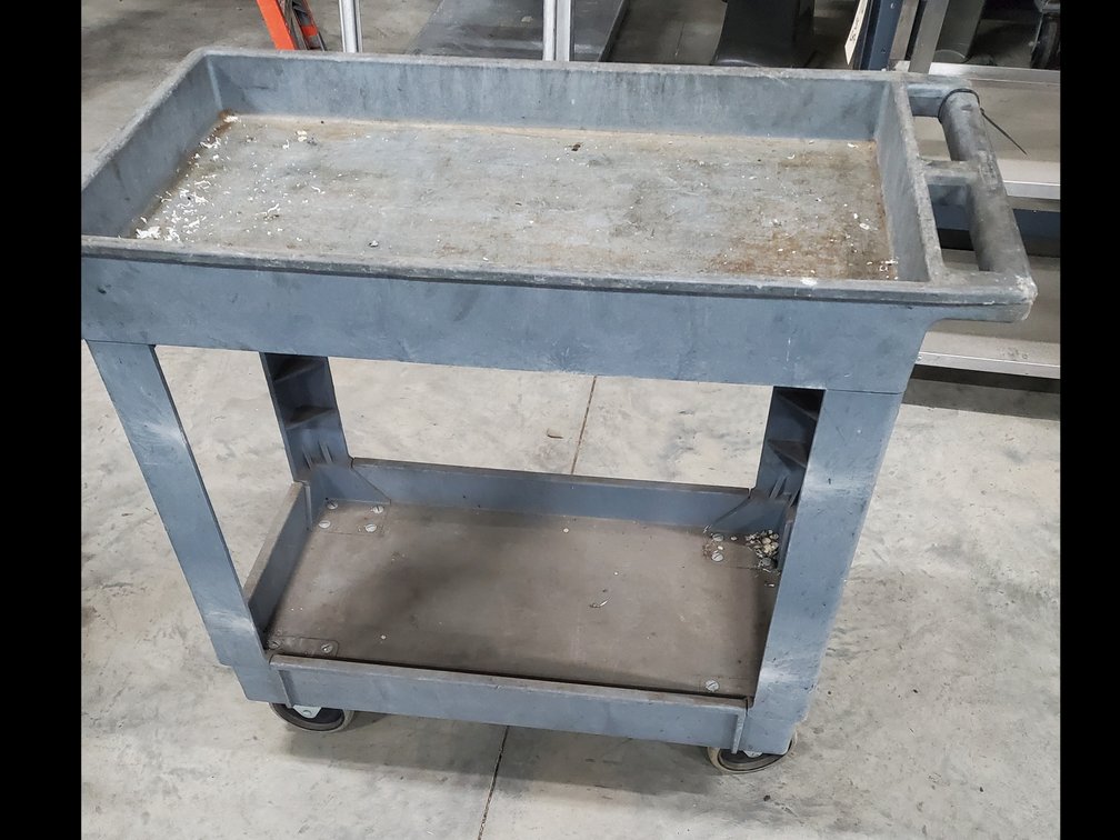 Lot 72: Rubbermaid poly cart