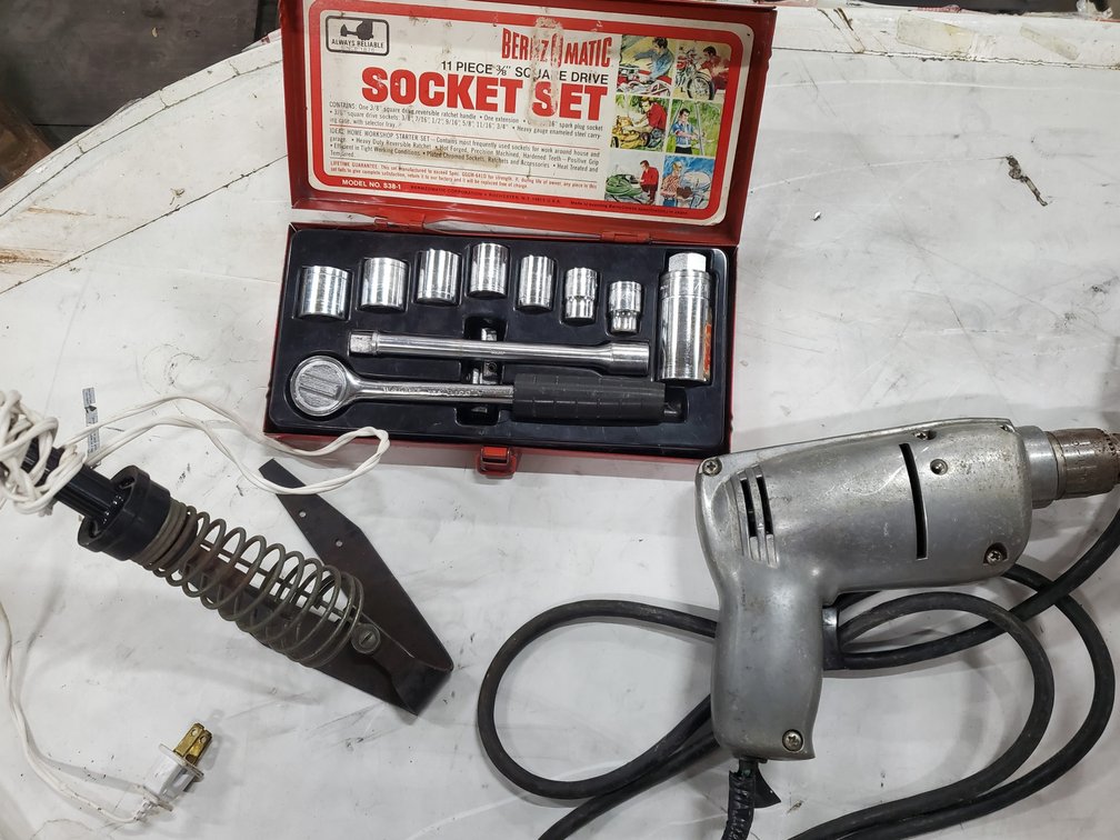 Lot 44: Socket Set and tools 