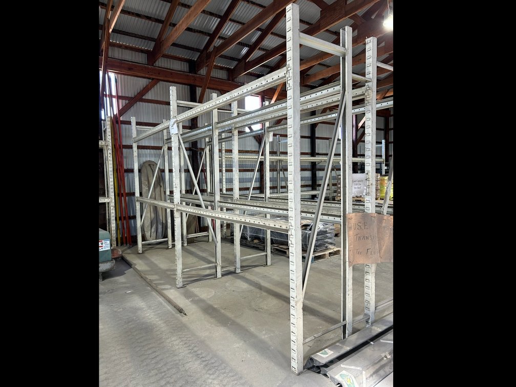 Lot 53: Pallet racking 