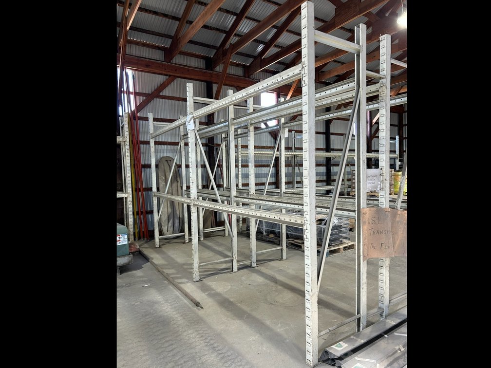 Lot 70: Pallet racking 