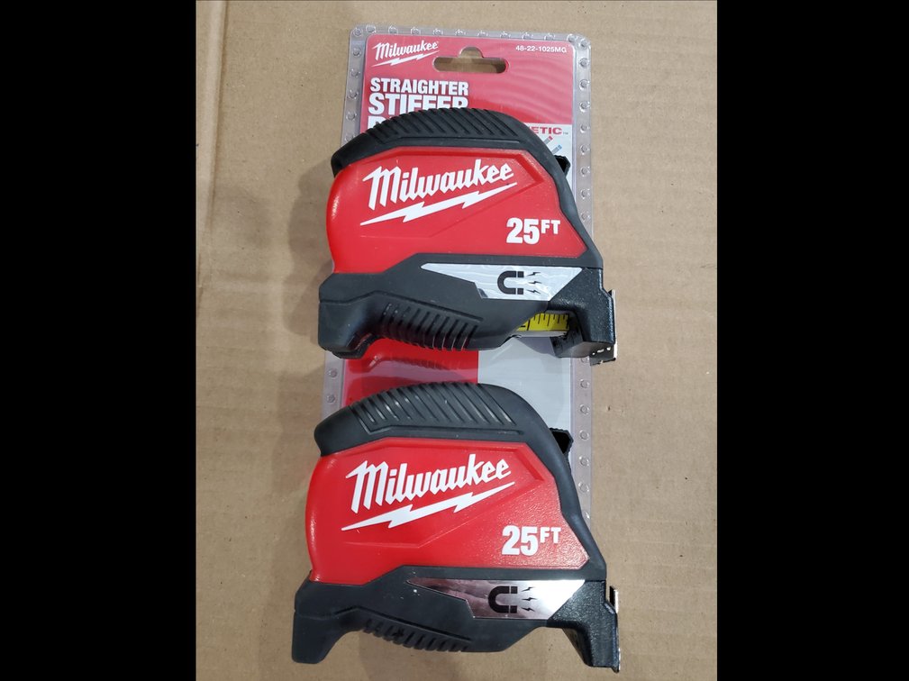 Lot 27: Milwaukee Tape Measures