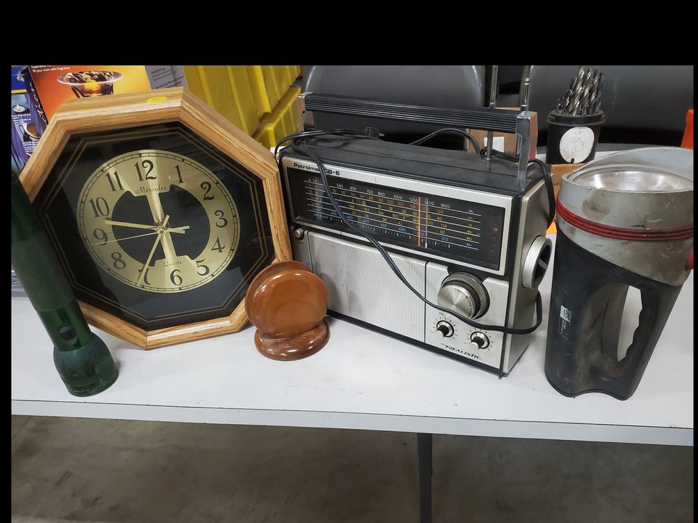 Lot 102: Radio,clock and flashlights