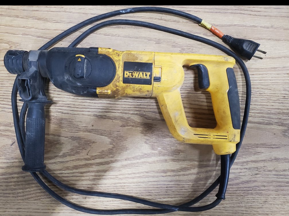 Lot 59: Dewalt hammer drill