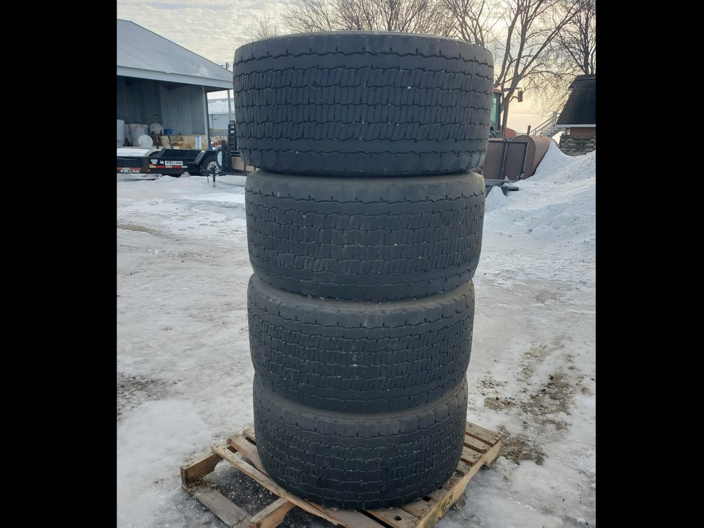 Lot 77: Super single rims and tires