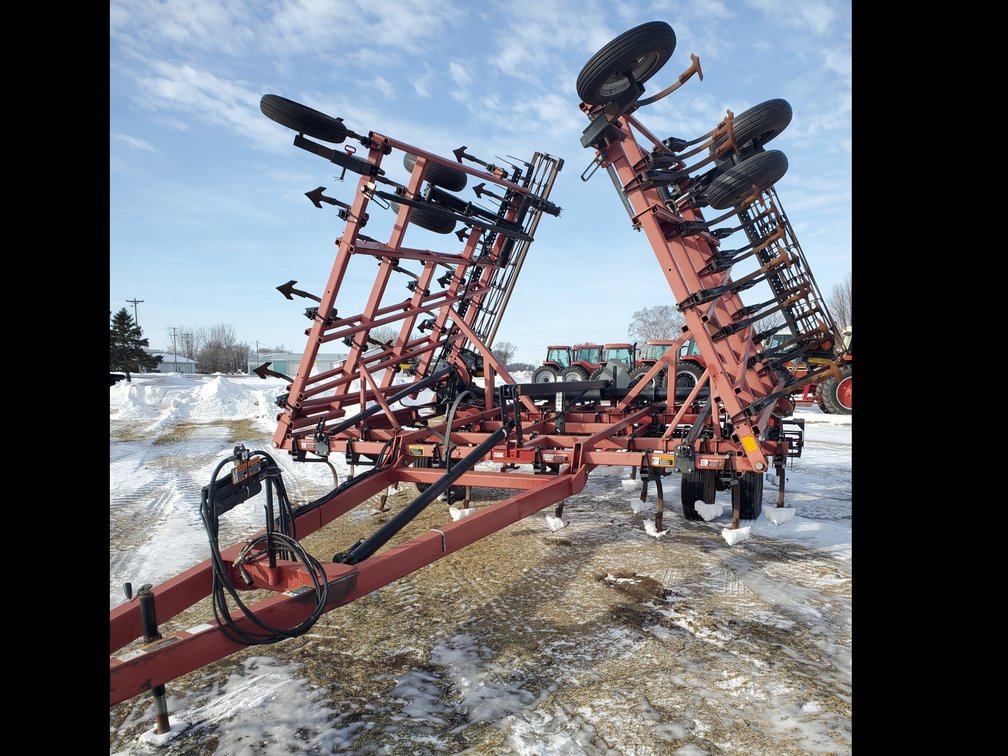 Lot 78: Case IH Tigermate II Field Cultivator