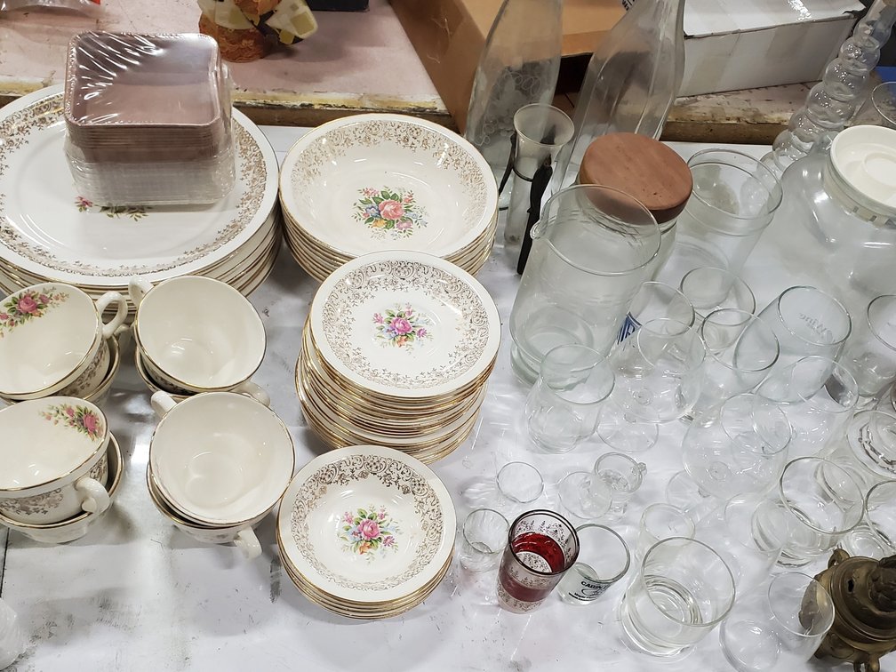 Lot 2: Glassware