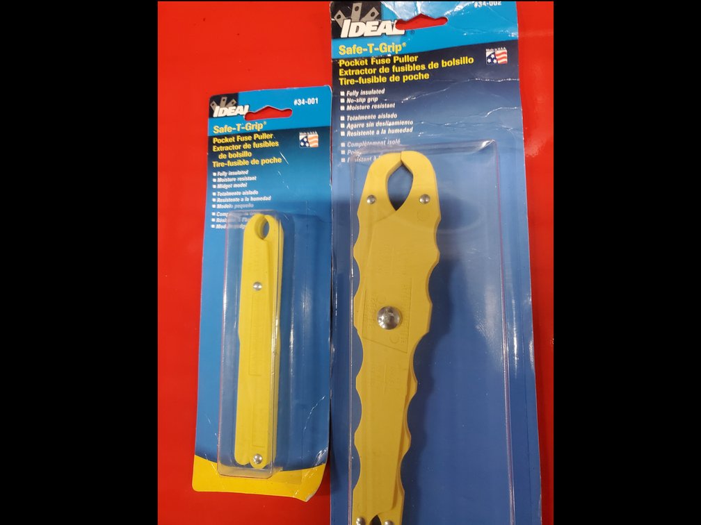 Lot 113: Pocket fuse pullers