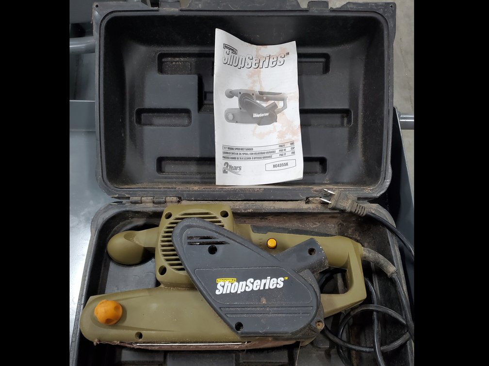 Lot 9: Belt sander