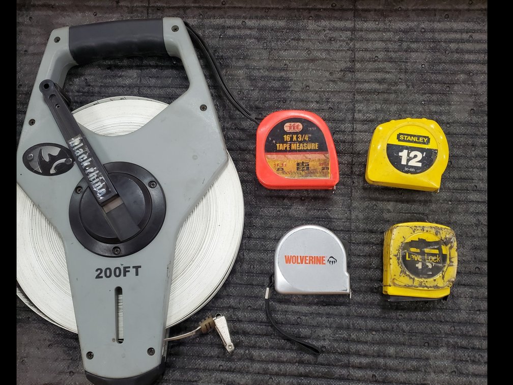 Lot 30: Tape measures