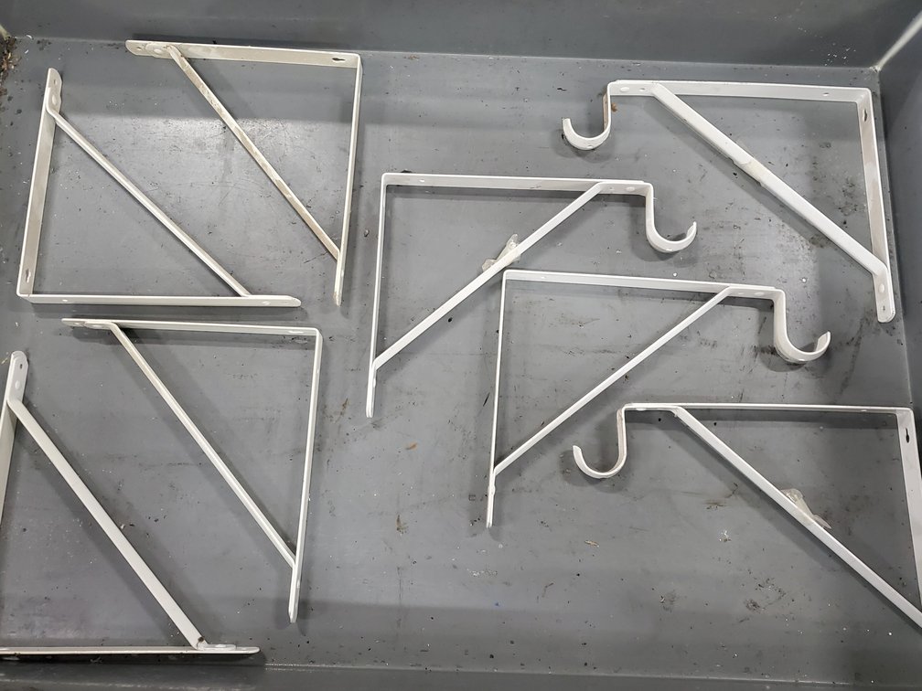 Lot 37: Shelf and rod hangers