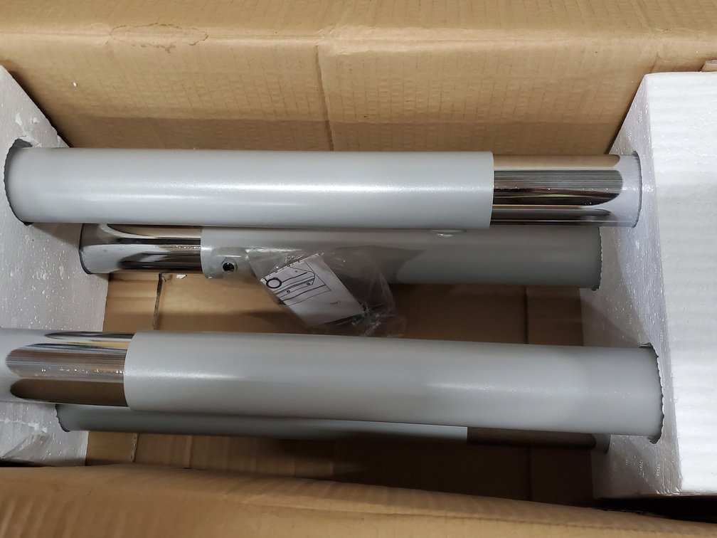 Lot 57: Adjustable legs