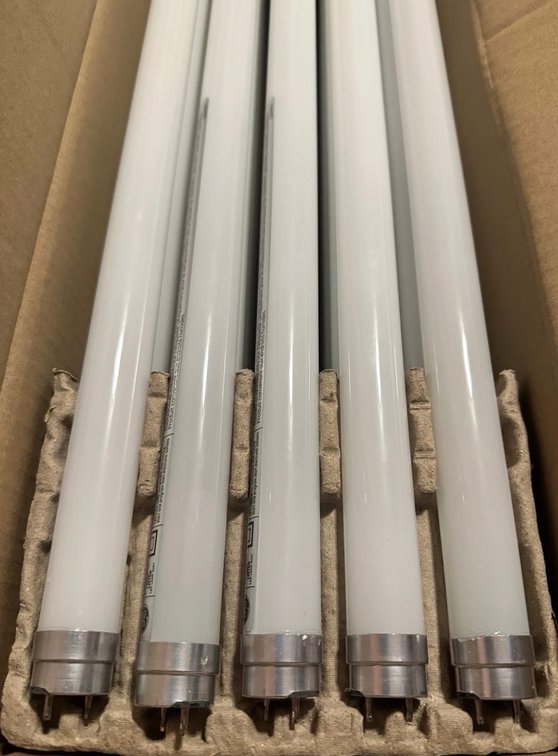 Lot 118: Case of 20 GE Type A T8 LED 4’ Bulbs