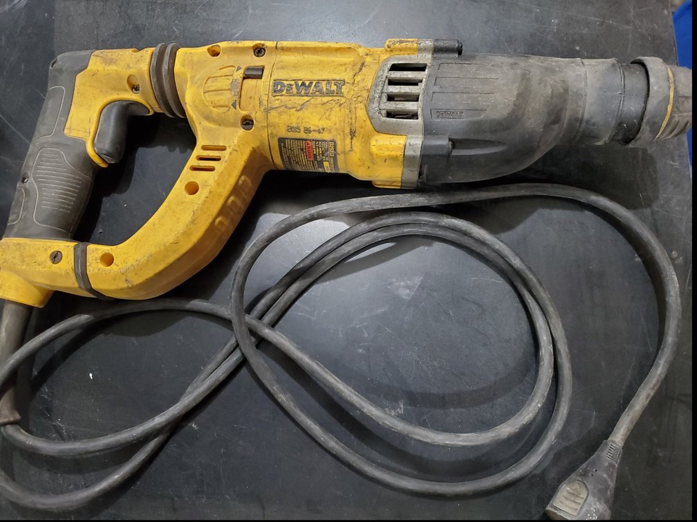 Lot 190: Dewalt SDS hammer drill