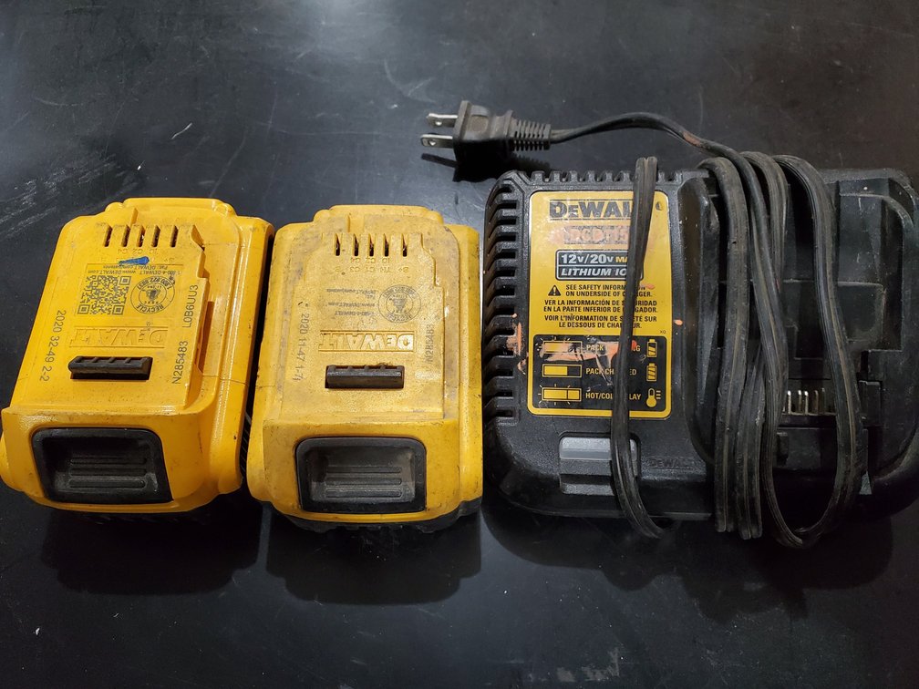 Lot 4: Pair for 20volt dewalt batteries