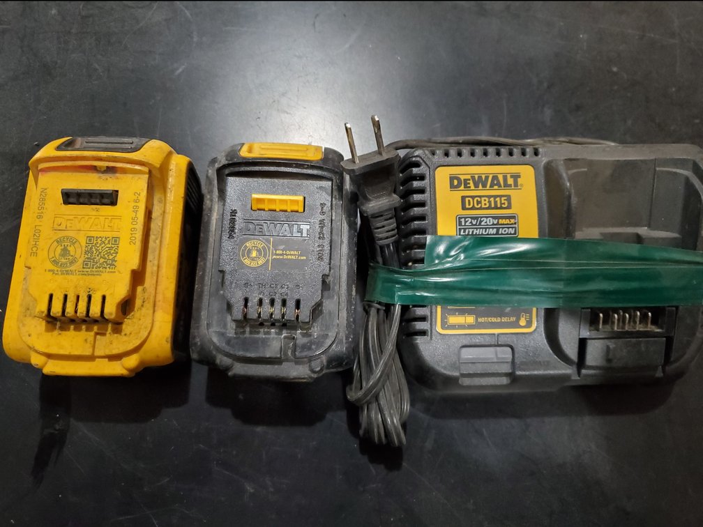 Lot 108: Pair for dewalt 20v batteries