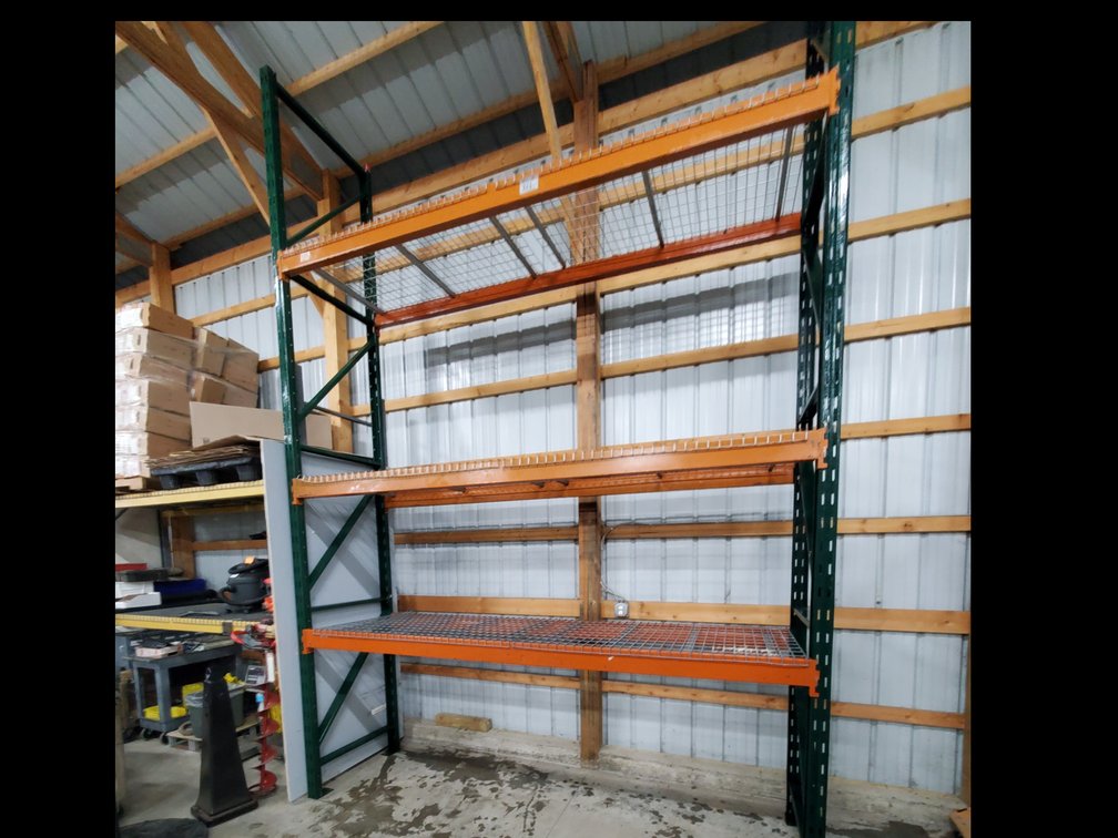Lot 97: Pallet racking